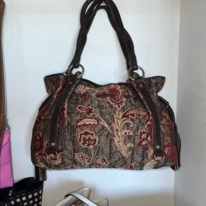 Elegant Floral Embroidered Handbag